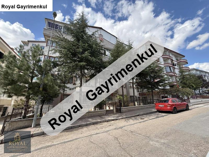 mamak peyami̇ sefada 5+1 satilik dubleks dai̇re